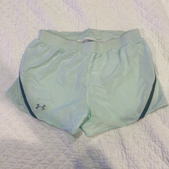 Under Armour Pants - NWOT UNDER AMOUR RUNNING 🏃🏿‍♀️ SHORTS  SIZE Medium heatgear‎